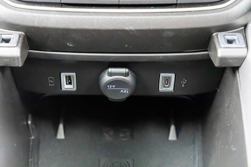 「こんな小せぇJeepがあるか！」本国アメリカ人も驚く極小ハイブリッドSUVが日本上陸