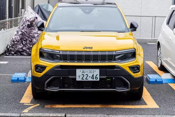 「「こんな小せぇJeepがあるか！」本国アメリカ人も驚く極小ハイブリッドSUVが日本上陸」の画像