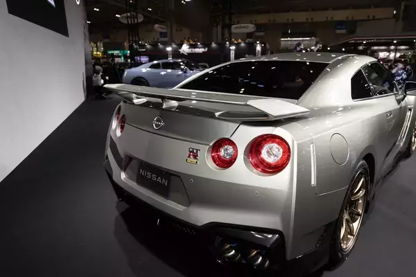 「日産が新型「GT-R」を発表！ 限定仕様車とNISMOチューンをアイドルが最速チェック！」の画像