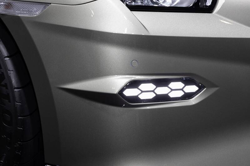 日産が新型「GT-R」を発表！ 限定仕様車とNISMOチューンをアイドルが最速チェック！