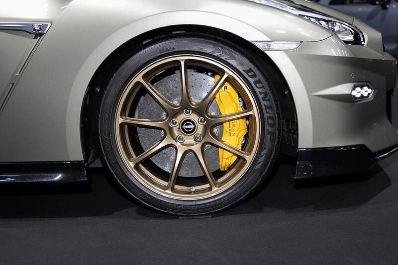 日産が新型「GT-R」を発表！ 限定仕様車とNISMOチューンをアイドルが最速チェック！