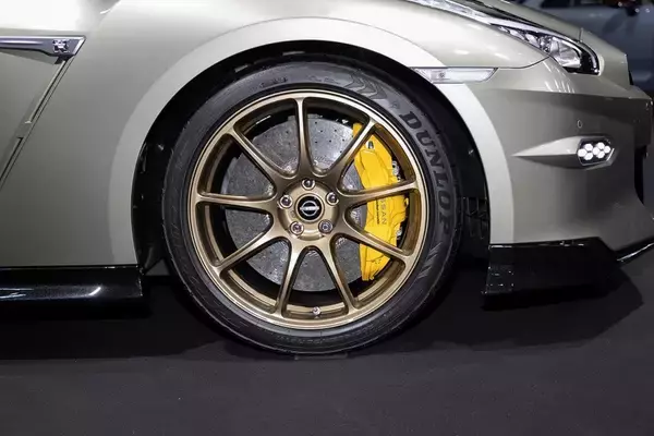 「日産が新型「GT-R」を発表！ 限定仕様車とNISMOチューンをアイドルが最速チェック！」の画像