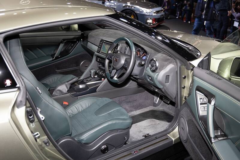 日産が新型「GT-R」を発表！ 限定仕様車とNISMOチューンをアイドルが最速チェック！