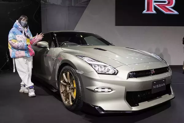 「日産が新型「GT-R」を発表！ 限定仕様車とNISMOチューンをアイドルが最速チェック！」の画像