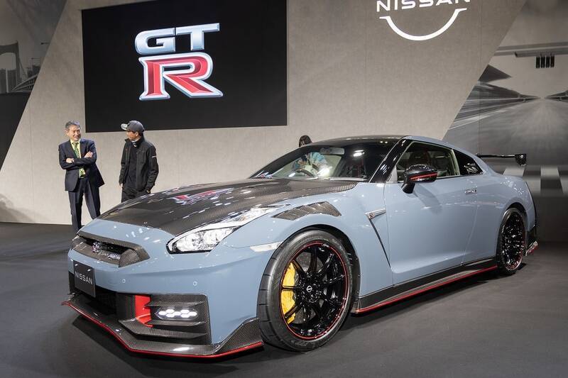 日産が新型「GT-R」を発表！ 限定仕様車とNISMOチューンをアイドルが最速チェック！