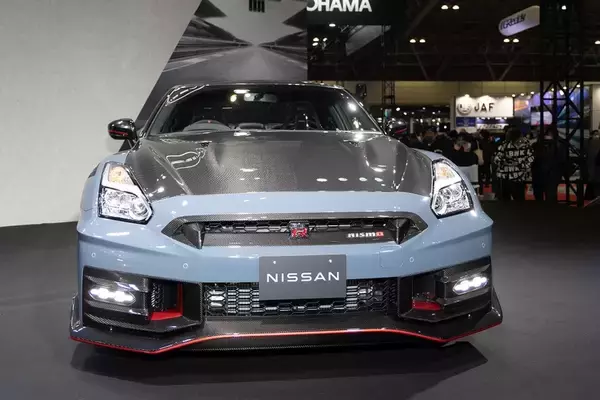 「日産が新型「GT-R」を発表！ 限定仕様車とNISMOチューンをアイドルが最速チェック！」の画像