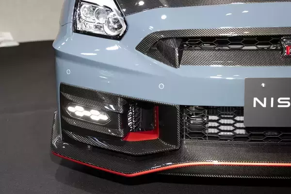 「日産が新型「GT-R」を発表！ 限定仕様車とNISMOチューンをアイドルが最速チェック！」の画像