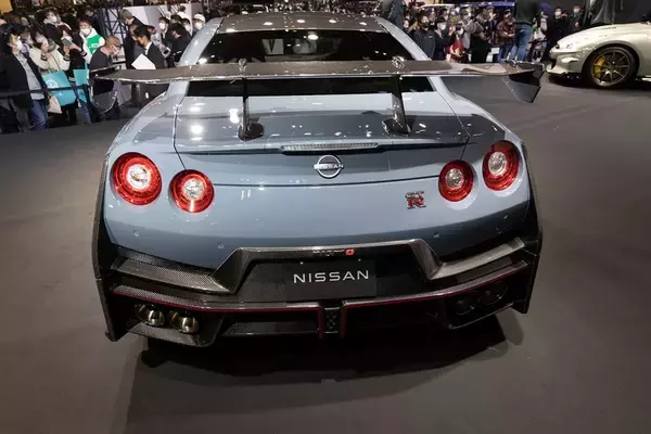 「日産が新型「GT-R」を発表！ 限定仕様車とNISMOチューンをアイドルが最速チェック！」の画像