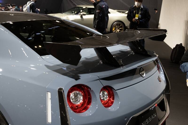 日産が新型「GT-R」を発表！ 限定仕様車とNISMOチューンをアイドルが最速チェック！