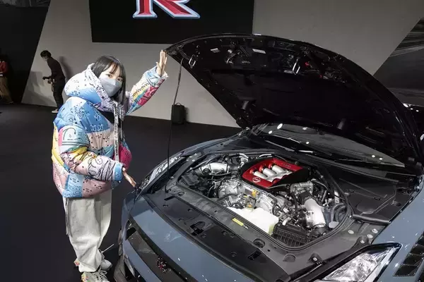 「日産が新型「GT-R」を発表！ 限定仕様車とNISMOチューンをアイドルが最速チェック！」の画像