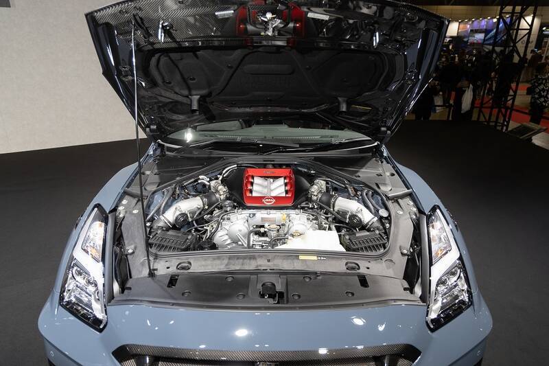 日産が新型「GT-R」を発表！ 限定仕様車とNISMOチューンをアイドルが最速チェック！