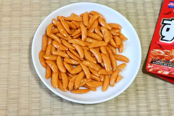 「ローソンでドラクエ柿の種発見！「すばやさのたね」「ちからのたね」たしかにみなぎってきた」の画像