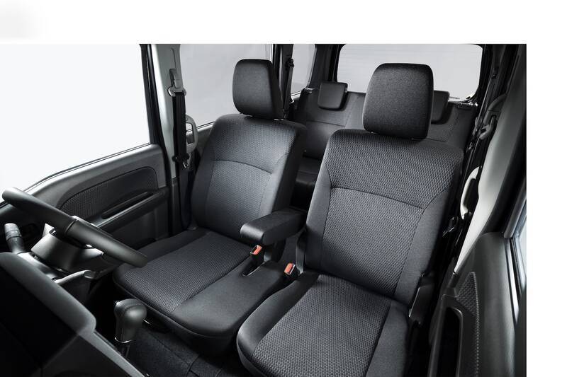 日産「クリッパー バン／リオ」が進化 安全装備も内外装も“働く軽”がちゃんと今どきに