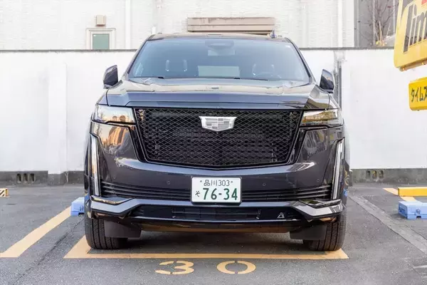 「アメ車は日本では売れない!? 超快適な王様SUV、キャデラック「エスカレード」を体験せよ！」の画像
