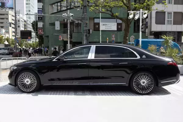 「アジア初上陸！ 表参道のど真ん中でメルセデスの世界観と「I’m donut?」が楽しめる新スポットオープン！」の画像