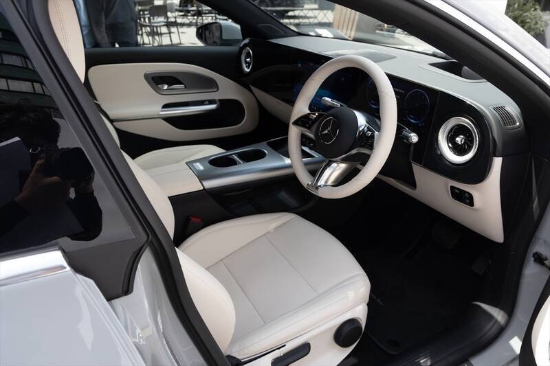 アジア初上陸！ 表参道のど真ん中でメルセデスの世界観と「I’m donut?」が楽しめる新スポットオープン！