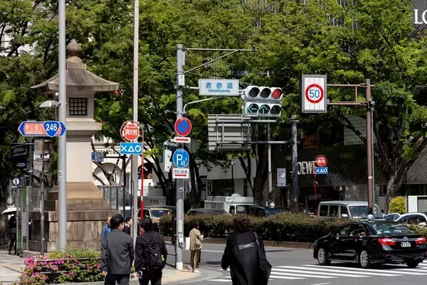 「アジア初上陸！ 表参道のど真ん中でメルセデスの世界観と「I’m donut?」が楽しめる新スポットオープン！」の画像