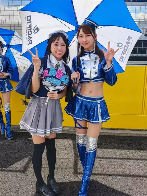 「レース観戦の最新トレンドは「推し活」!? SUPER GTで現役アイドルが“推される側”から“推す側”になってみた」の画像