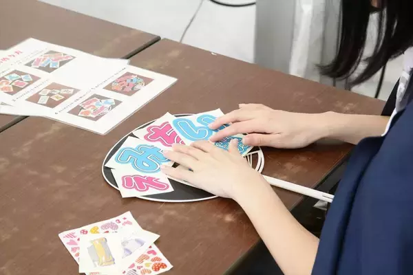 「レース観戦の最新トレンドは「推し活」!? SUPER GTで現役アイドルが“推される側”から“推す側”になってみた」の画像
