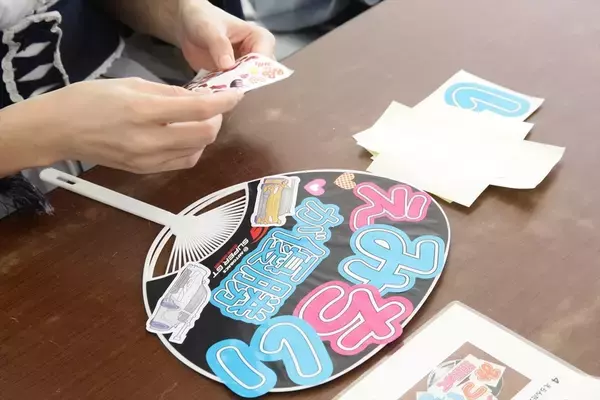 「レース観戦の最新トレンドは「推し活」!? SUPER GTで現役アイドルが“推される側”から“推す側”になってみた」の画像