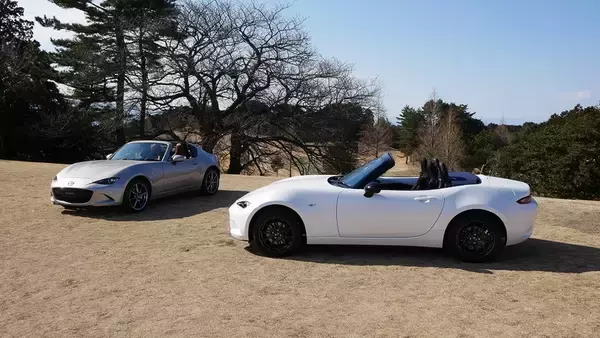 ロードスター 990Sはモニターがないのでパイオニアの最新カーナビ「NP1」をつけた