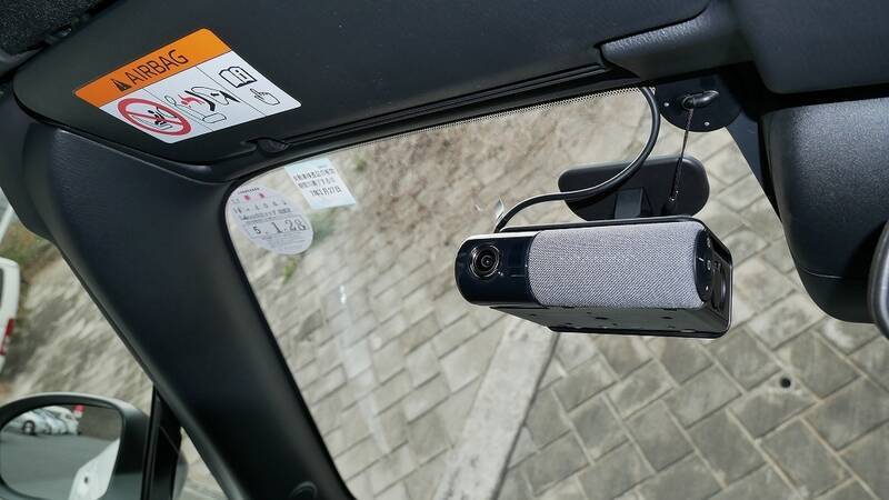 ロードスター 990Sはモニターがないのでパイオニアの最新カーナビ「NP1」をつけた