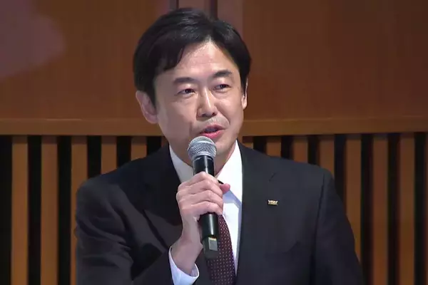 「au、SUPER GT初の3連覇を祝してファン感謝祭開催！ KDDI松田社長も喜びのコメント」の画像