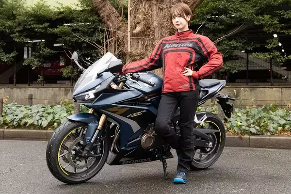 Hondaの最新ロードスポーツ「CBR400R」と「CBR250RR」を比較！ どっちが乗りやすい？