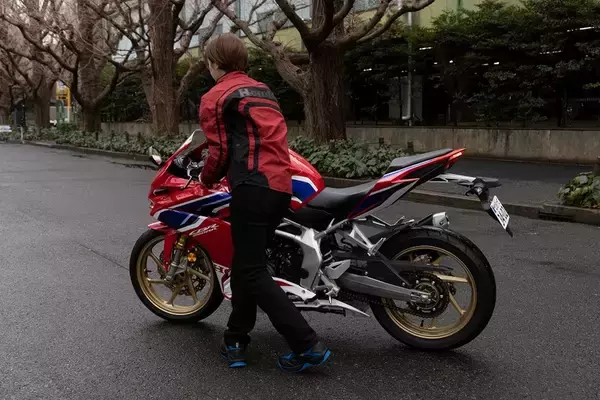 「Hondaの最新ロードスポーツ「CBR400R」と「CBR250RR」を比較！ どっちが乗りやすい？」の画像