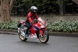「Hondaの最新ロードスポーツ「CBR400R」と「CBR250RR」を比較！ どっちが乗りやすい？」の画像13