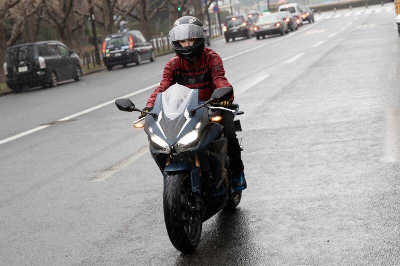 Hondaの最新ロードスポーツ「CBR400R」と「CBR250RR」を比較！ どっちが乗りやすい？