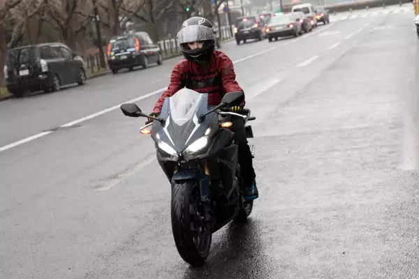 「Hondaの最新ロードスポーツ「CBR400R」と「CBR250RR」を比較！ どっちが乗りやすい？」の画像