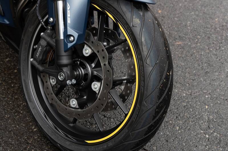 Hondaの最新ロードスポーツ「CBR400R」と「CBR250RR」を比較！ どっちが乗りやすい？