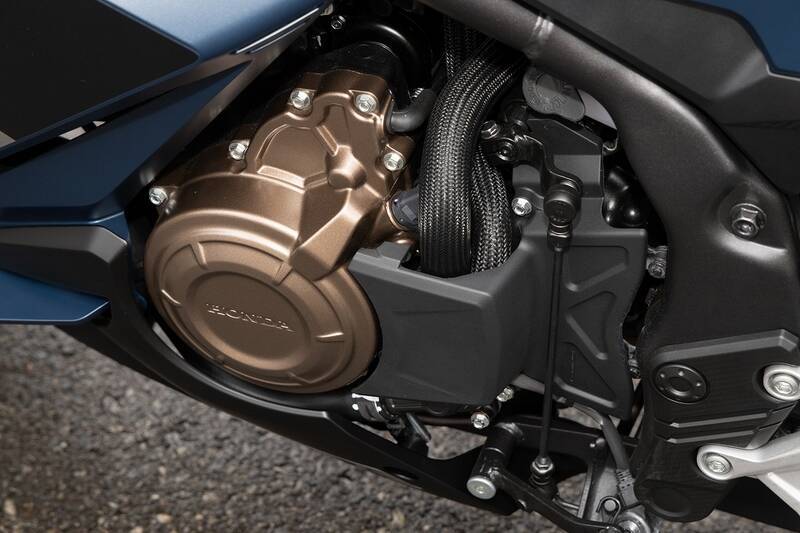 Hondaの最新ロードスポーツ「CBR400R」と「CBR250RR」を比較！ どっちが乗りやすい？