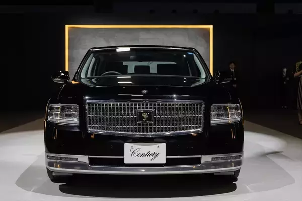 「新型「センチュリー」は日本のおもてなしと匠の技が融合した選ばれし者の車」の画像