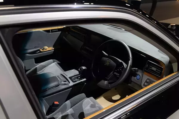 「新型「センチュリー」は日本のおもてなしと匠の技が融合した選ばれし者の車」の画像