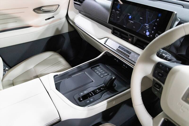 新型「センチュリー」は日本のおもてなしと匠の技が融合した選ばれし者の車