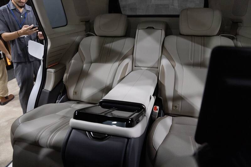 新型「センチュリー」は日本のおもてなしと匠の技が融合した選ばれし者の車