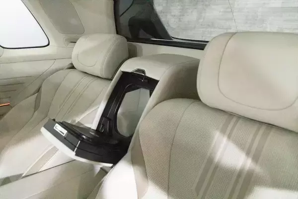 「新型「センチュリー」は日本のおもてなしと匠の技が融合した選ばれし者の車」の画像