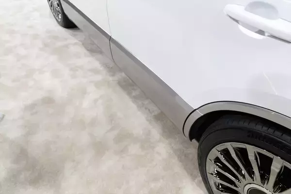 「新型「センチュリー」は日本のおもてなしと匠の技が融合した選ばれし者の車」の画像
