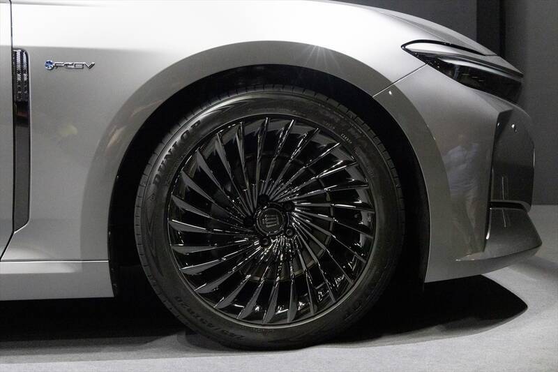 新型「センチュリー」は日本のおもてなしと匠の技が融合した選ばれし者の車