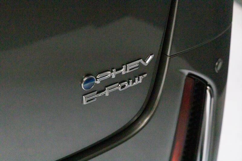 新型「センチュリー」は日本のおもてなしと匠の技が融合した選ばれし者の車
