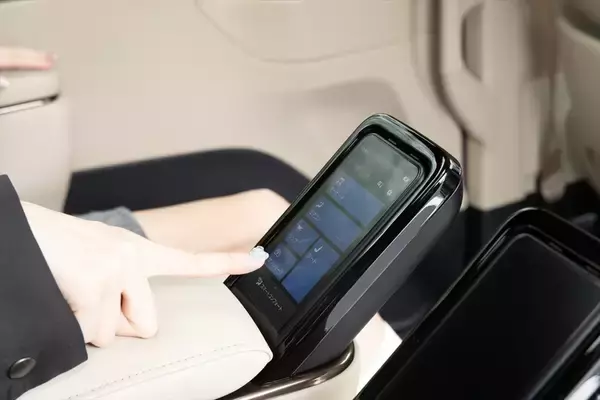 「売れまくってるトヨタのミニバン「アルファード」はPHEVによって完成する」の画像