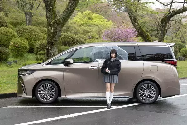 「売れまくってるトヨタのミニバン「アルファード」はPHEVによって完成する」の画像