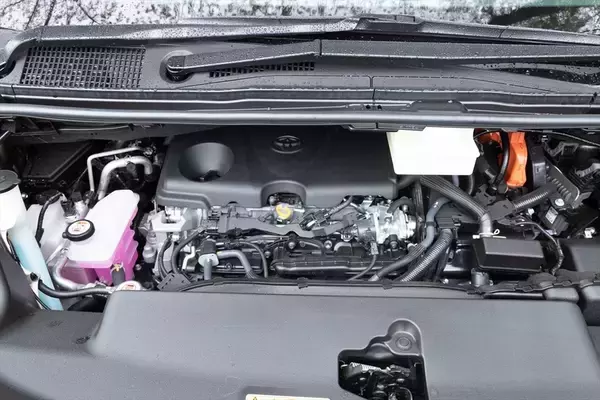 「売れまくってるトヨタのミニバン「アルファード」はPHEVによって完成する」の画像