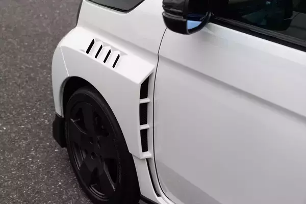 「俺たちはこういうホンダを待っていた！ 軽EVベースの痛快ホットハッチ「Super-ONE」が楽しすぎた」の画像