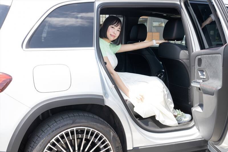 SUV＋BEV＝最高！ メルセデス・ベンツの電動SUV「EQB」はアイドルも納得の乗り心地