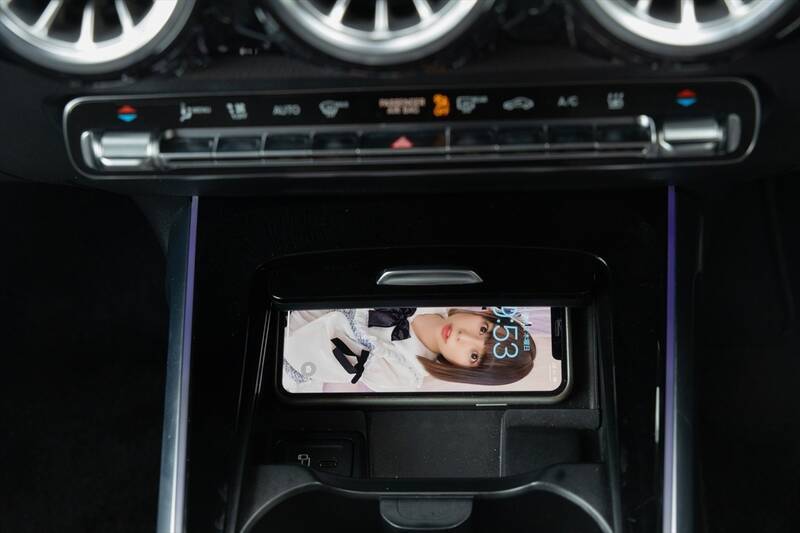 SUV＋BEV＝最高！ メルセデス・ベンツの電動SUV「EQB」はアイドルも納得の乗り心地