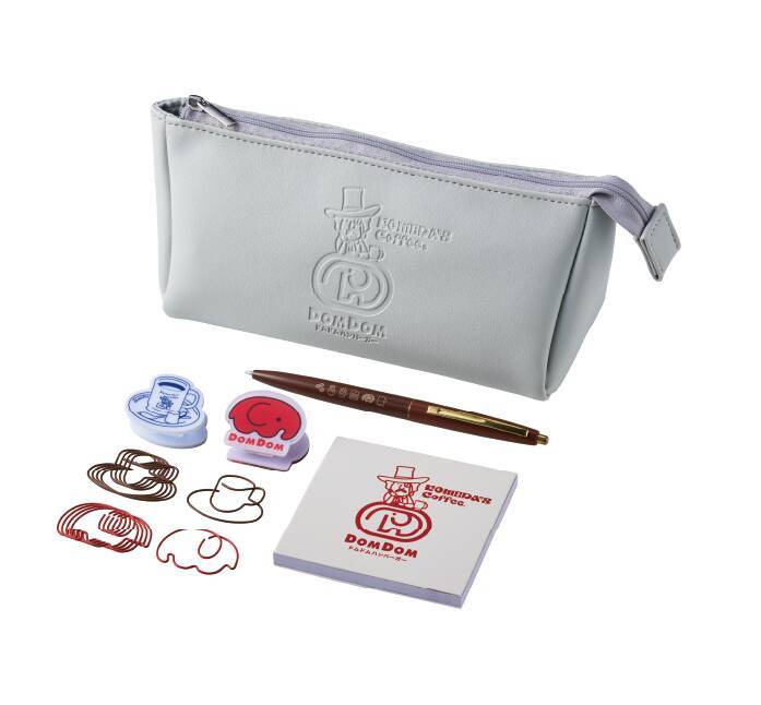 コメダのソファー柄「どむぞうくん」が超レア！ コメダとドムドムの初コラボ福袋、予約スタート