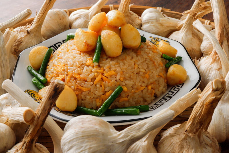 食欲の秋にガツン！ すたみな太郎でニンニク祭、シュクメルリもチャーハンも食べ放題